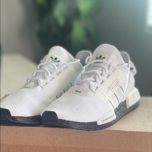 Adidas NMD R1 - Picture 1 of 4